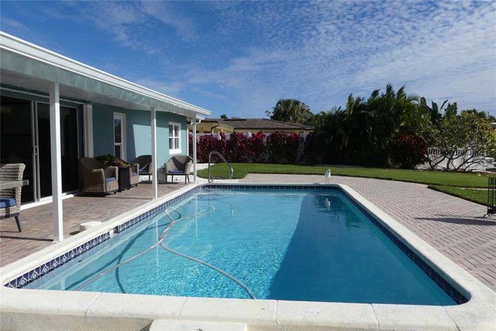 Image No.26-3 Bed Property for sale