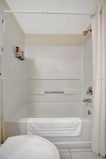 Image No.45-1 Bed Property for sale