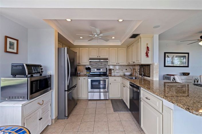 Image No.10-2 Bed Property for sale