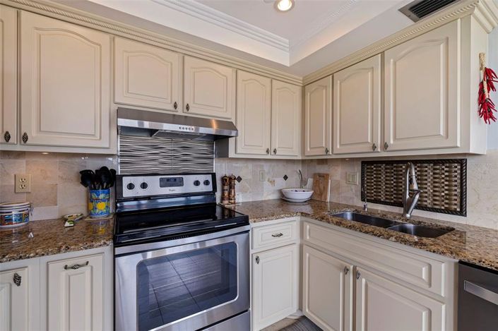 Image No.11-2 Bed Property for sale