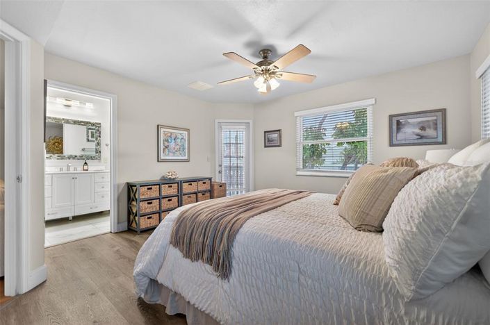 Image No.11-4 Bed Property for sale