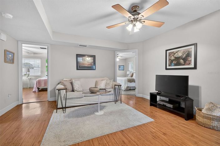 Image No.6-4 Bed Property for sale