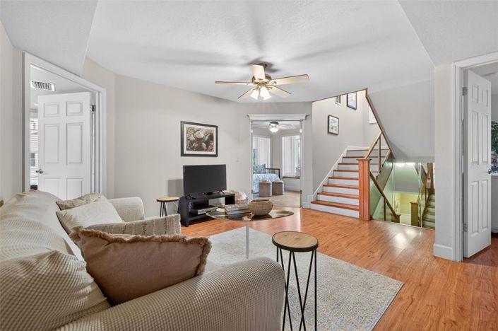 Image No.7-4 Bed Property for sale