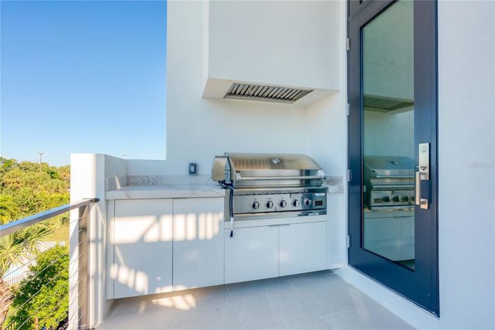 Image No.19-4 Bed Property for sale