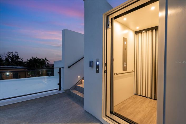 Image No.25-4 Bed Property for sale