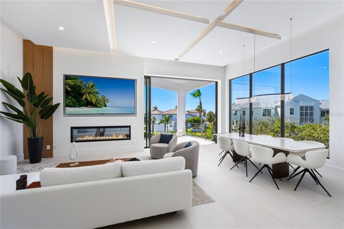 Image No.34-4 Bed Property for sale