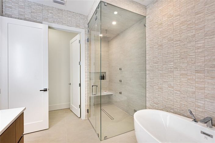 Image No.42-4 Bed Property for sale