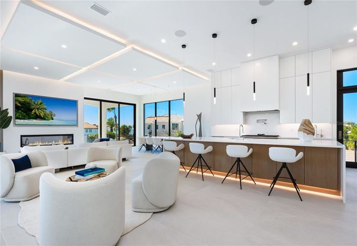 Image No.5-4 Bed Property for sale