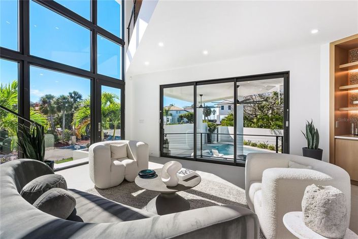 Image No.7-4 Bed Property for sale