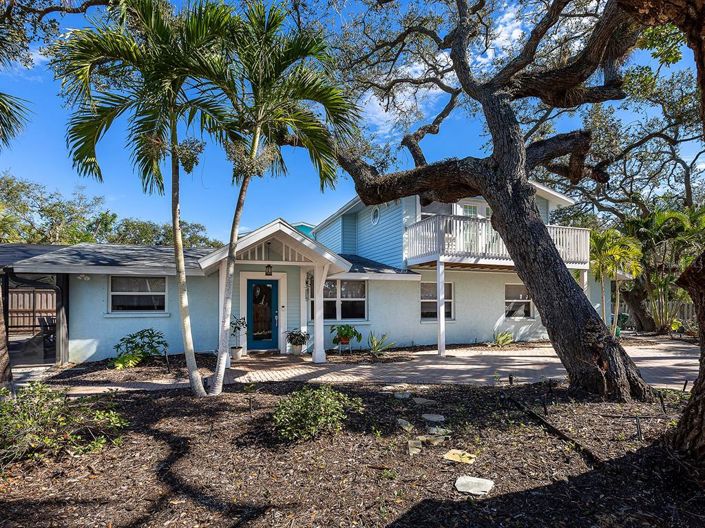 Image No.2-4 Bed Property for sale