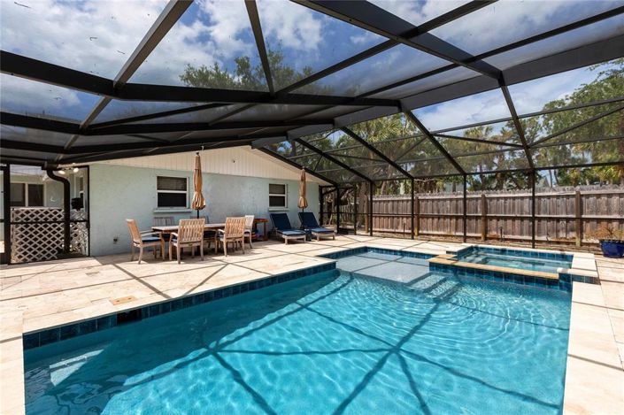 Image No.4-4 Bed Property for sale