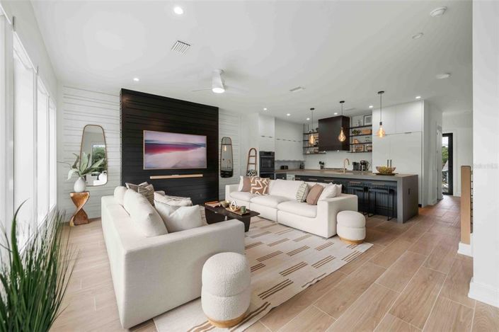 Image No.10-4 Bed Property for sale