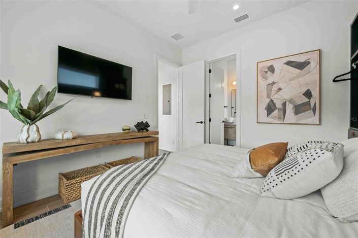 Image No.17-4 Bed Property for sale