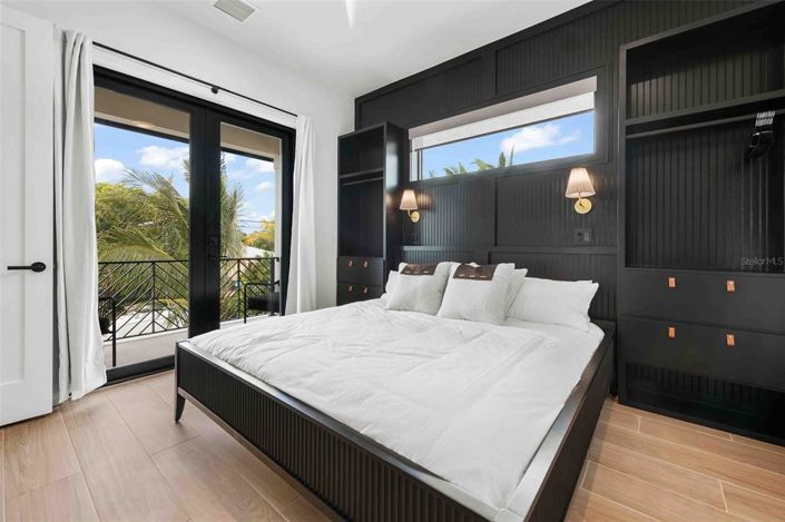 Image No.22-4 Bed Property for sale