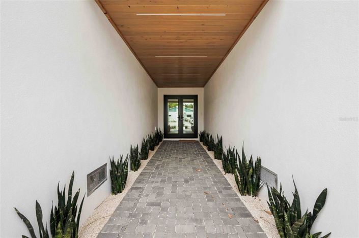 Image No.3-4 Bed Property for sale