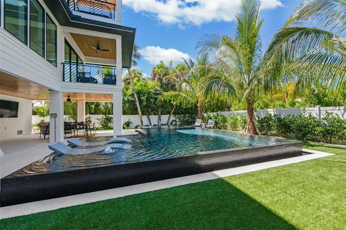 Image No.47-4 Bed Property for sale