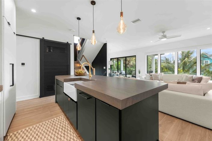 Image No.6-4 Bed Property for sale