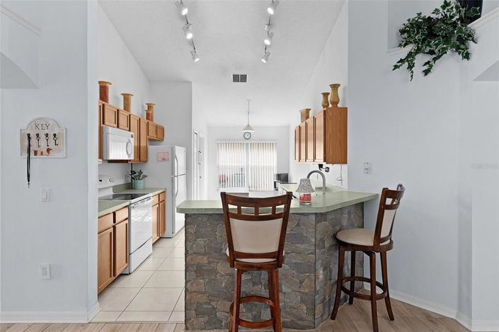 Image No.10-4 Bed Property for sale