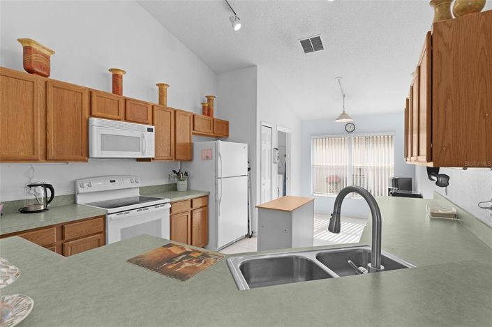 Image No.12-4 Bed Property for sale