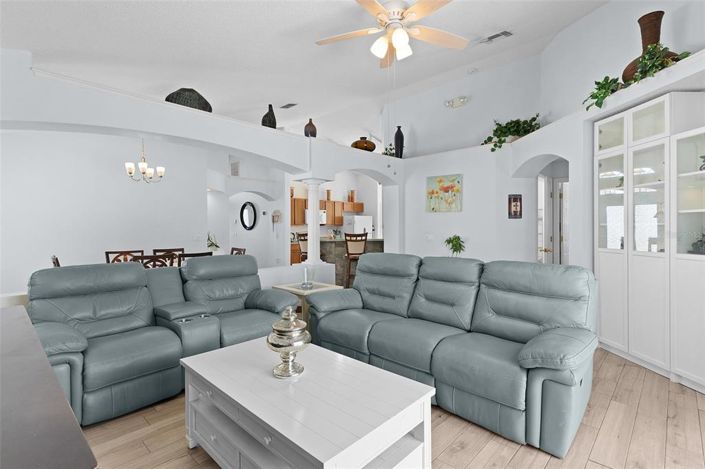 Image No.18-4 Bed Property for sale