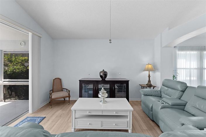 Image No.21-4 Bed Property for sale