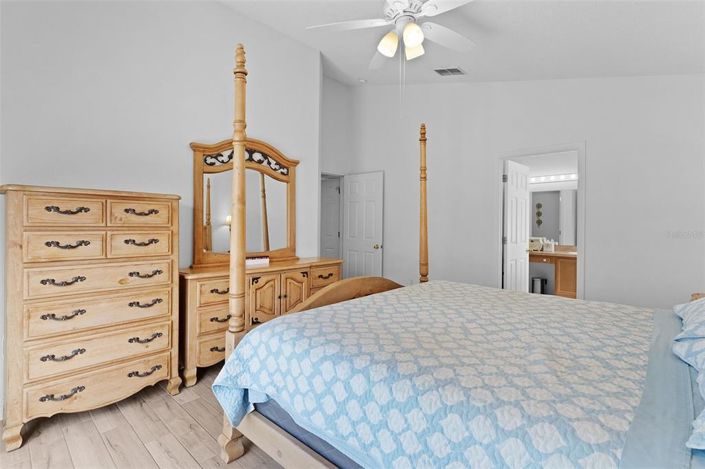 Image No.31-4 Bed Property for sale