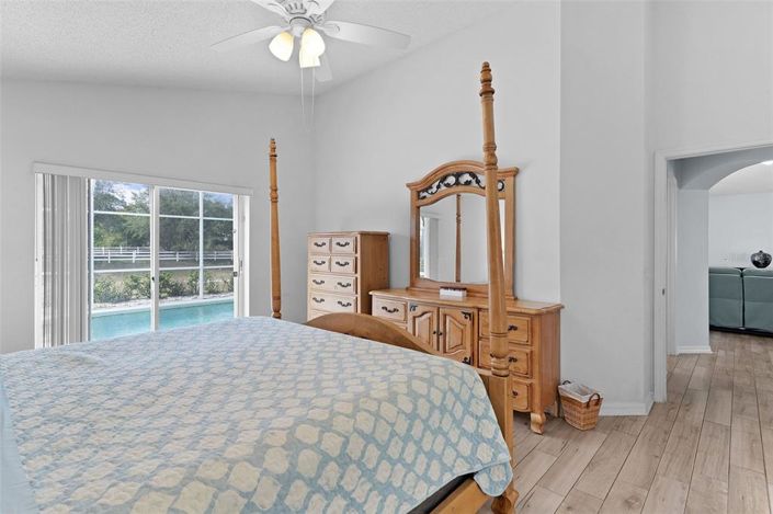 Image No.32-4 Bed Property for sale