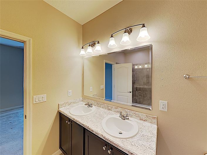 Image No.24-4 Bed Property for sale