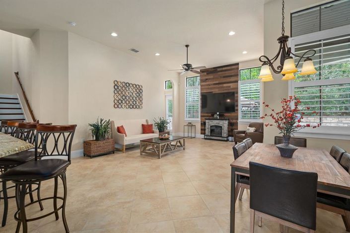 Image No.15-6 Bed Property for sale