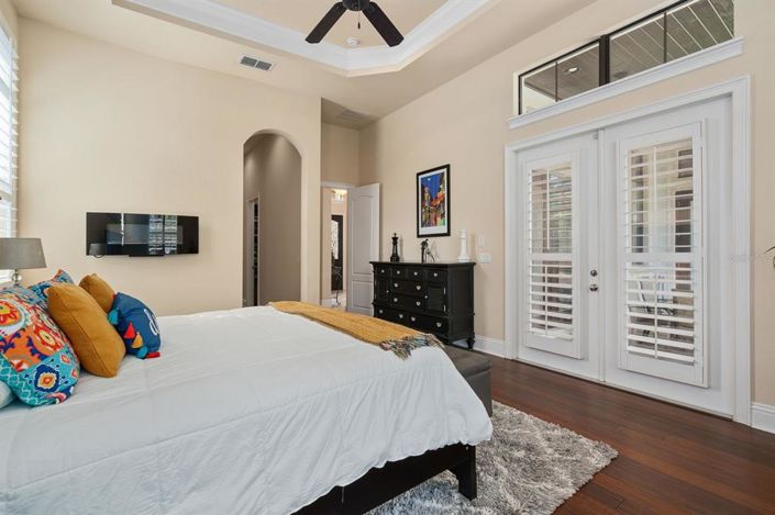 Image No.25-6 Bed Property for sale