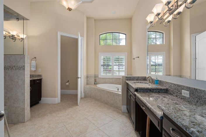 Image No.28-6 Bed Property for sale