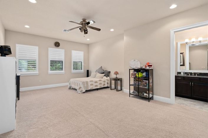 Image No.47-6 Bed Property for sale