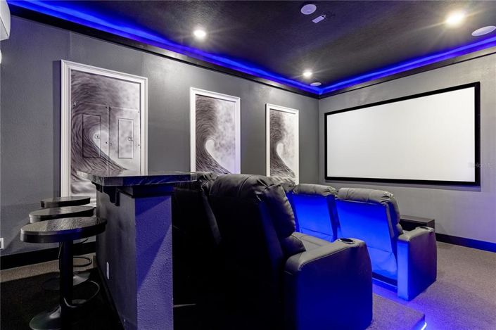 Image No.22-6 Bed Property for sale