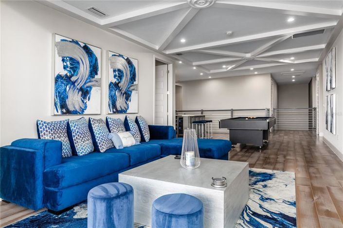 Image No.44-6 Bed Property for sale