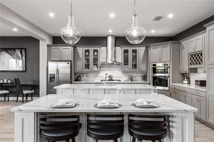 Image No.6-6 Bed Property for sale