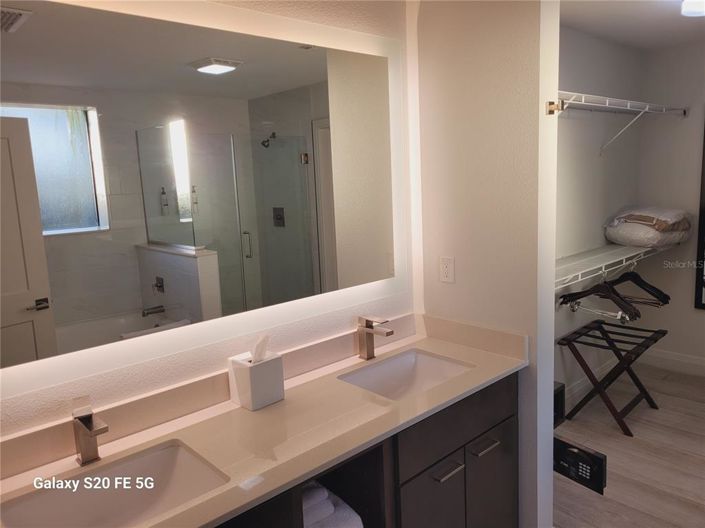 Image No.24-3 Bed Property for sale