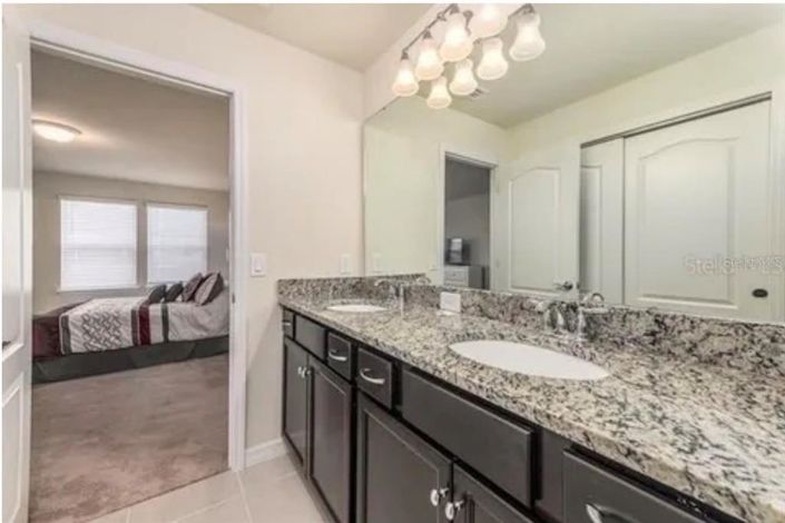 Image No.14-5 Bed Townhouse for sale