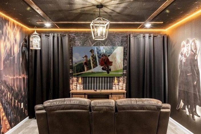 Image No.11-9 Bed Property for sale