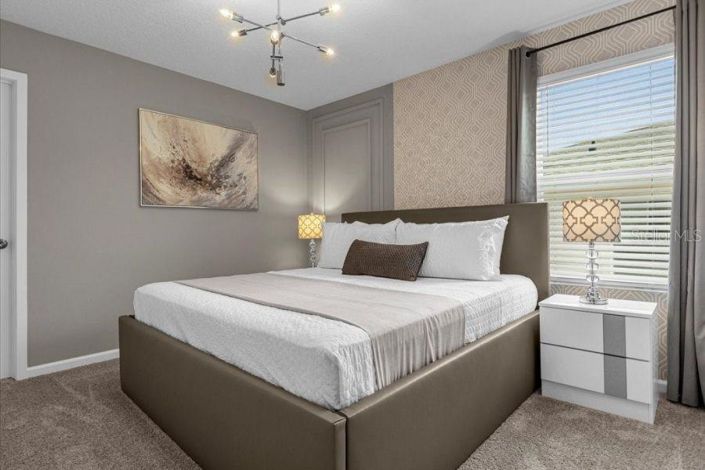 Image No.17-9 Bed Property for sale