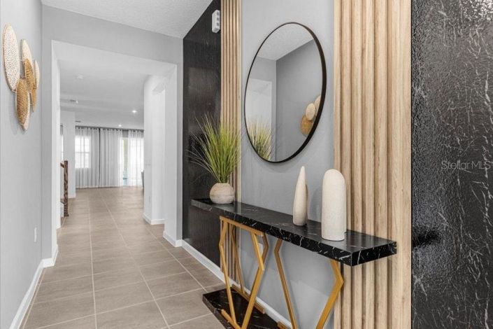 Image No.2-9 Bed Property for sale