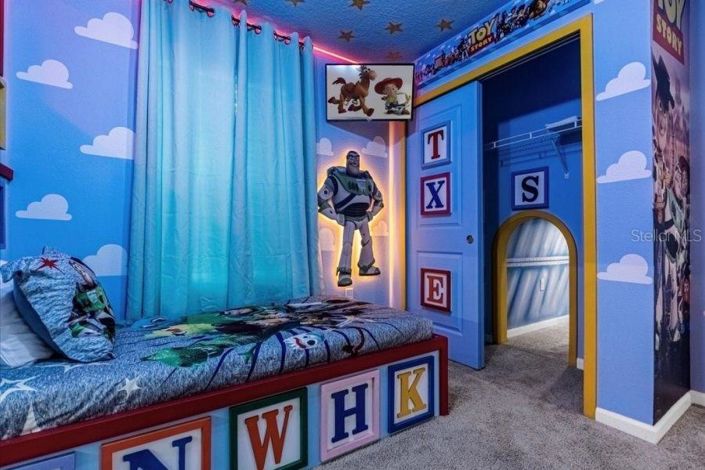 Image No.23-9 Bed Property for sale