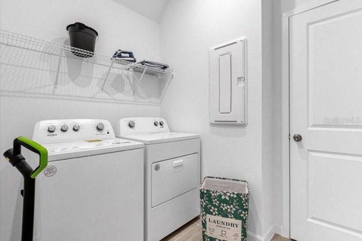 Image No.27-9 Bed Property for sale