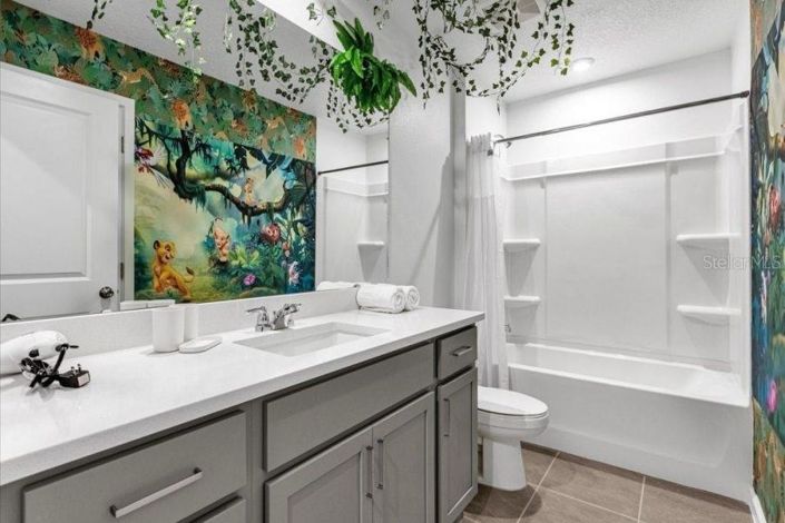 Image No.30-9 Bed Property for sale