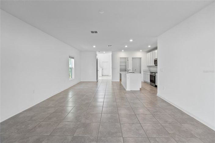 Image No.5-5 Bed Property for sale