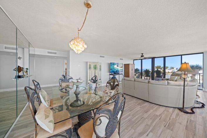 Image No.17-2 Bed Property for sale