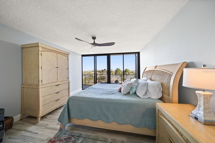 Image No.25-2 Bed Property for sale