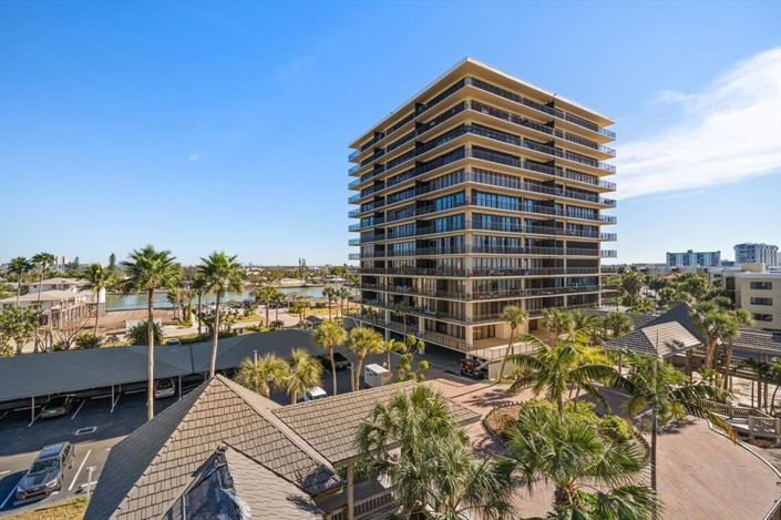 Image No.27-2 Bed Property for sale