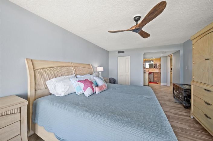 Image No.28-2 Bed Property for sale