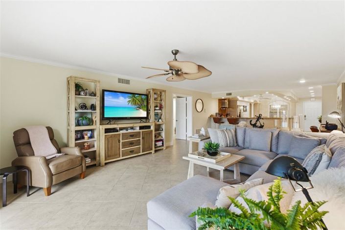 Image No.18-2 Bed Property for sale