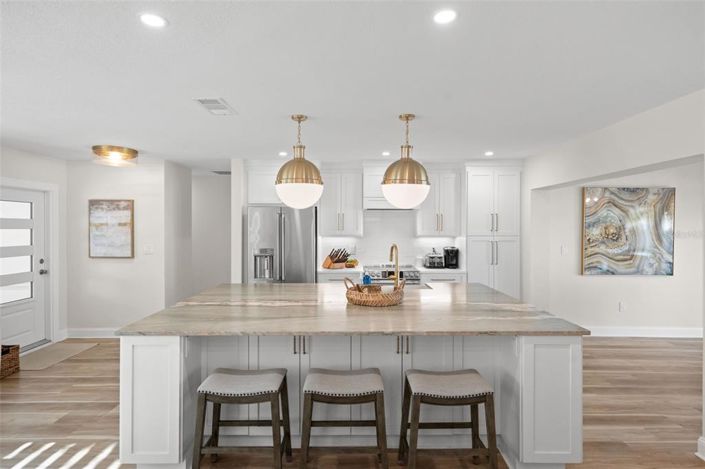 Image No.21-3 Bed Property for sale